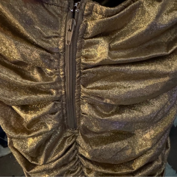 One shoulder gold ruched dress size small - Picture 7 of 7